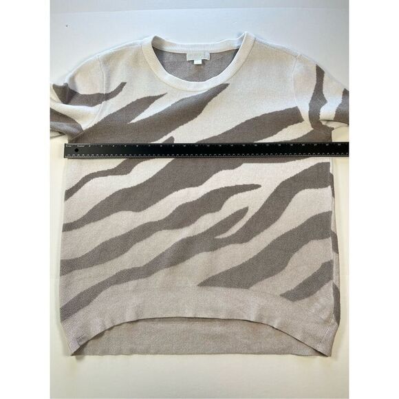 Barefoot Dreams Cozy Chic Ultra Lite Ocean Reef Pullover Zebra Print Size Large - Picture 7 of 10